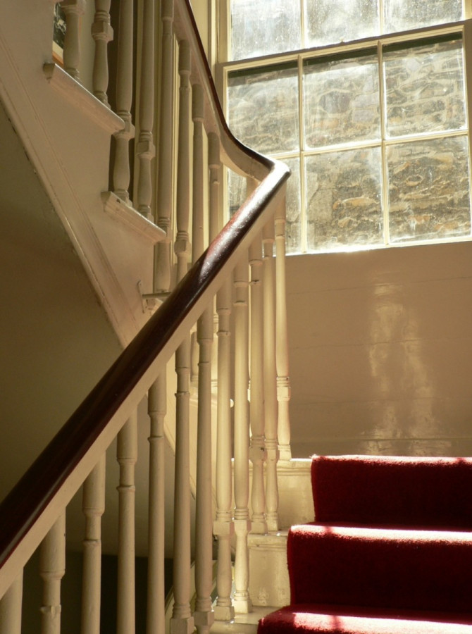Dublin staircase with slender balustrade and handrail, c.1810-20.